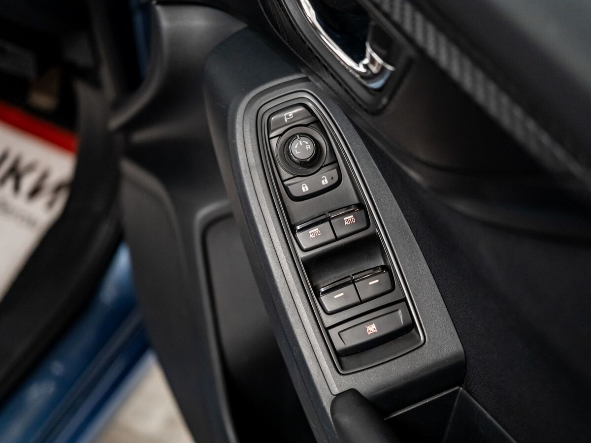 Subaru Impreza 2017 - фото автомобиля