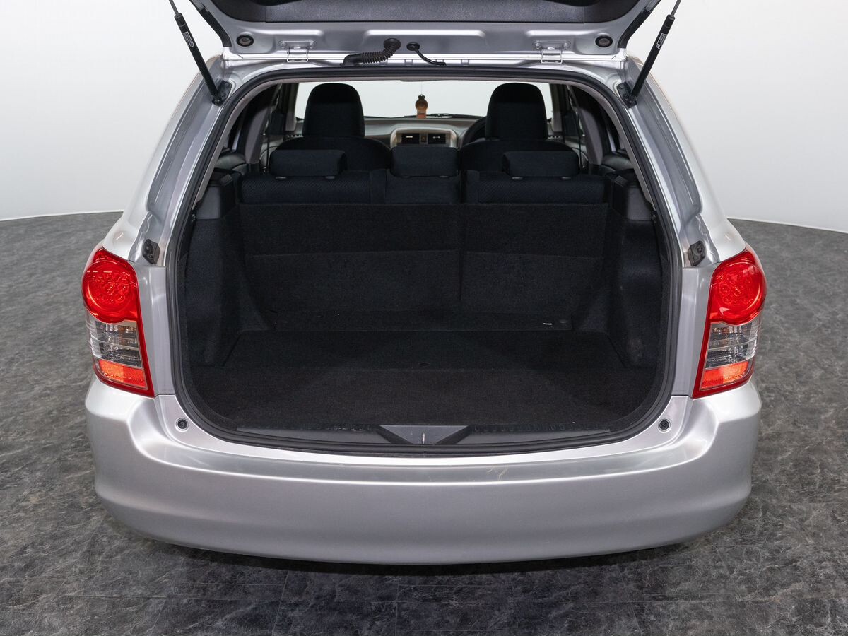 Toyota Corolla Fielder 2012 - фото автомобиля