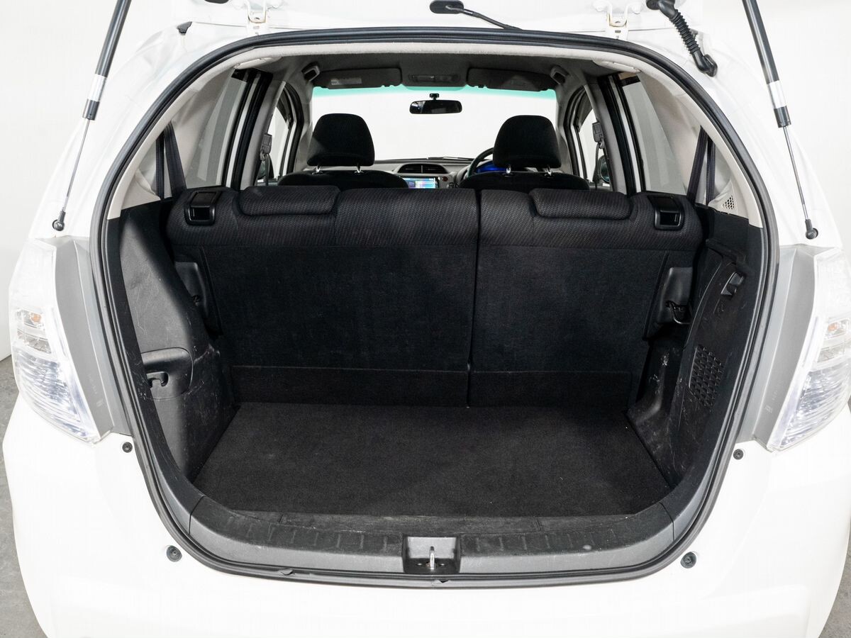 Honda Fit 2011 - фото автомобиля