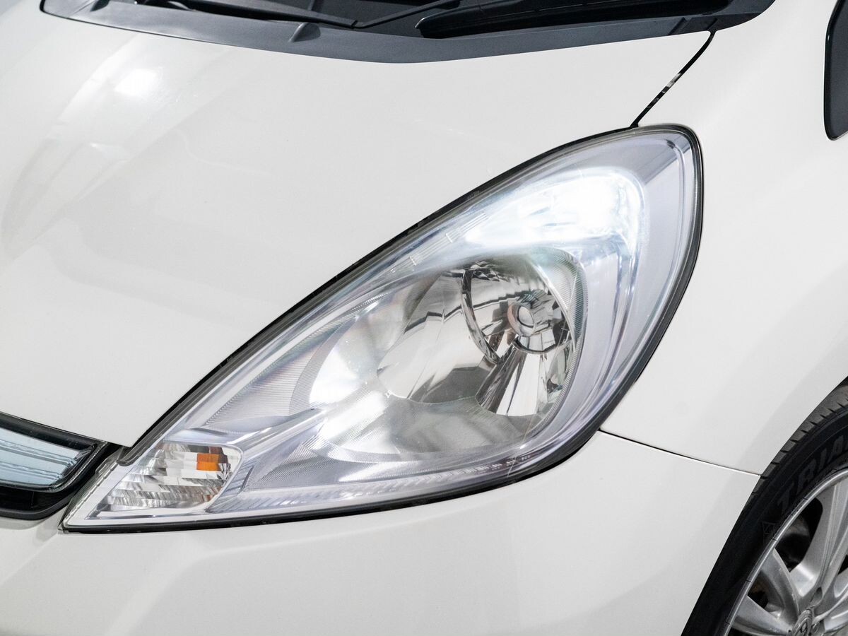 Honda Fit 2011 - фото автомобиля