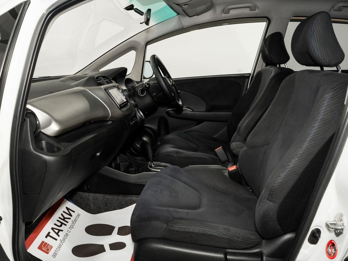 Honda Fit 2011 - фото автомобиля