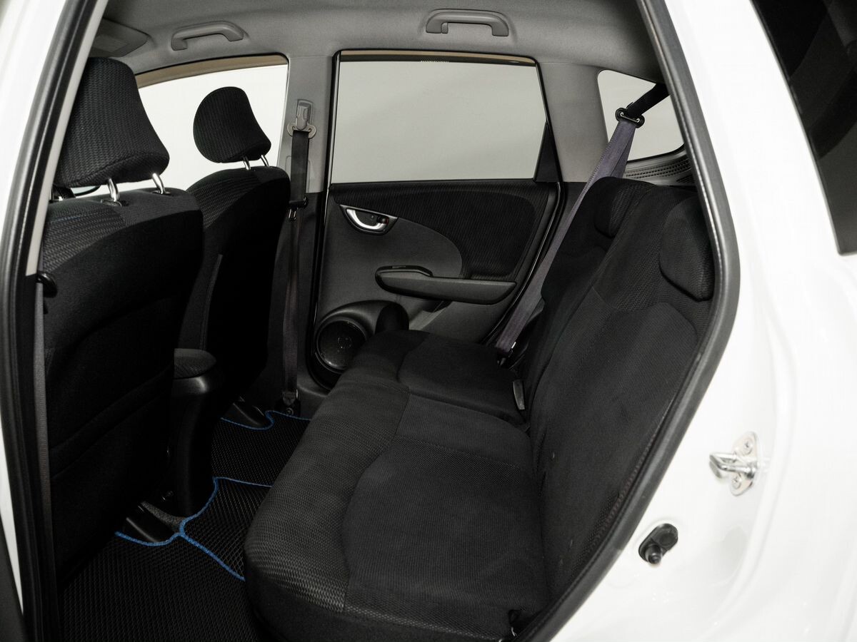 Honda Fit 2011 - фото автомобиля