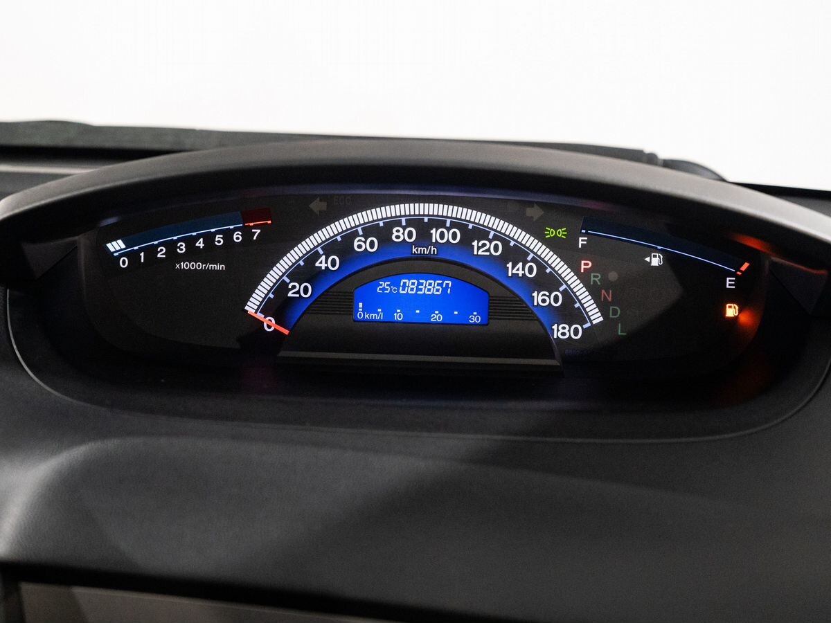Honda Freed 2012 - фото автомобиля