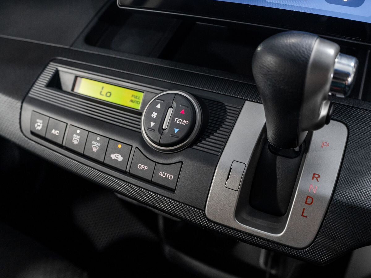 Honda Freed 2012 - фото автомобиля