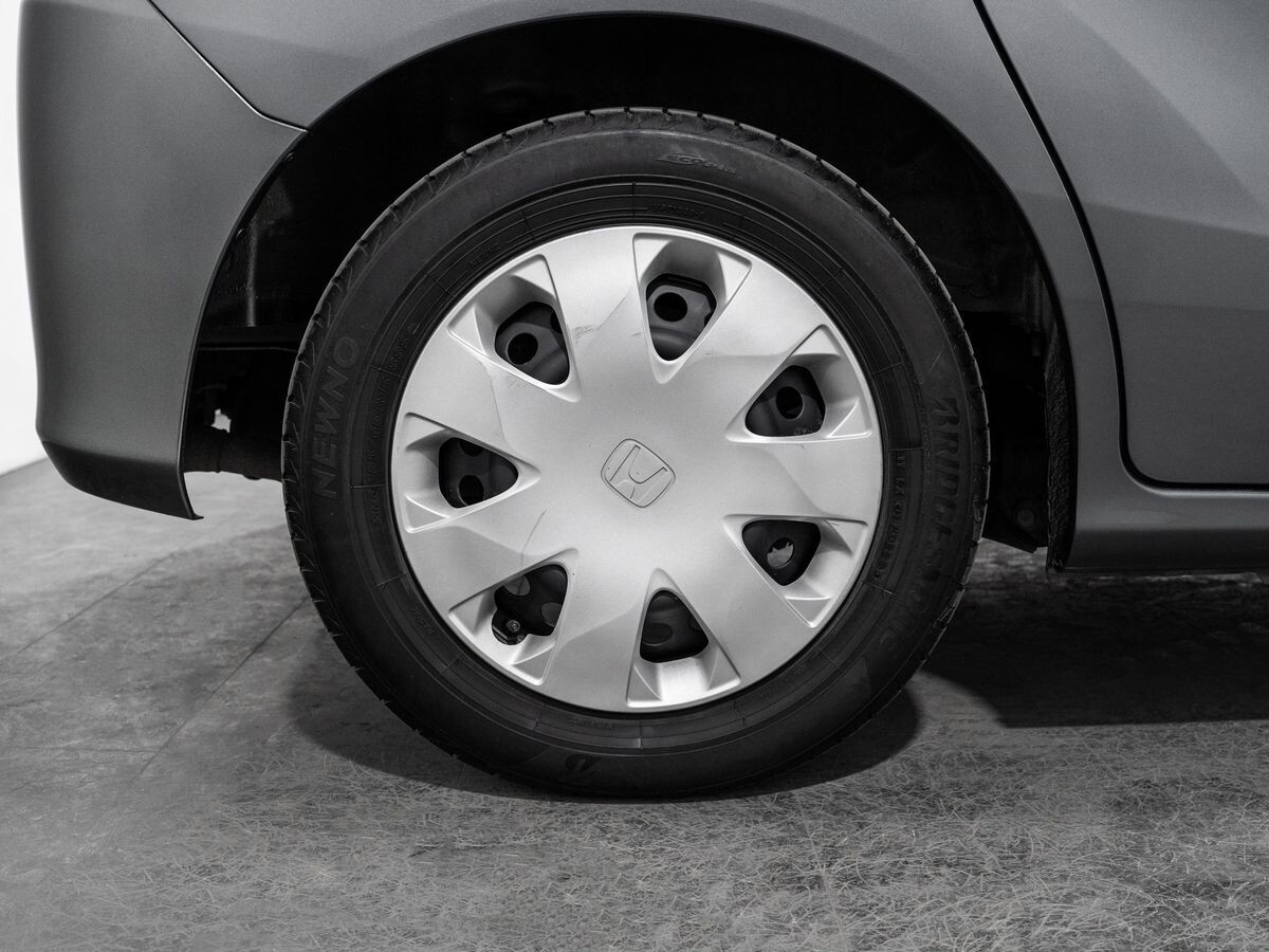 Honda Freed 2012 - фото автомобиля