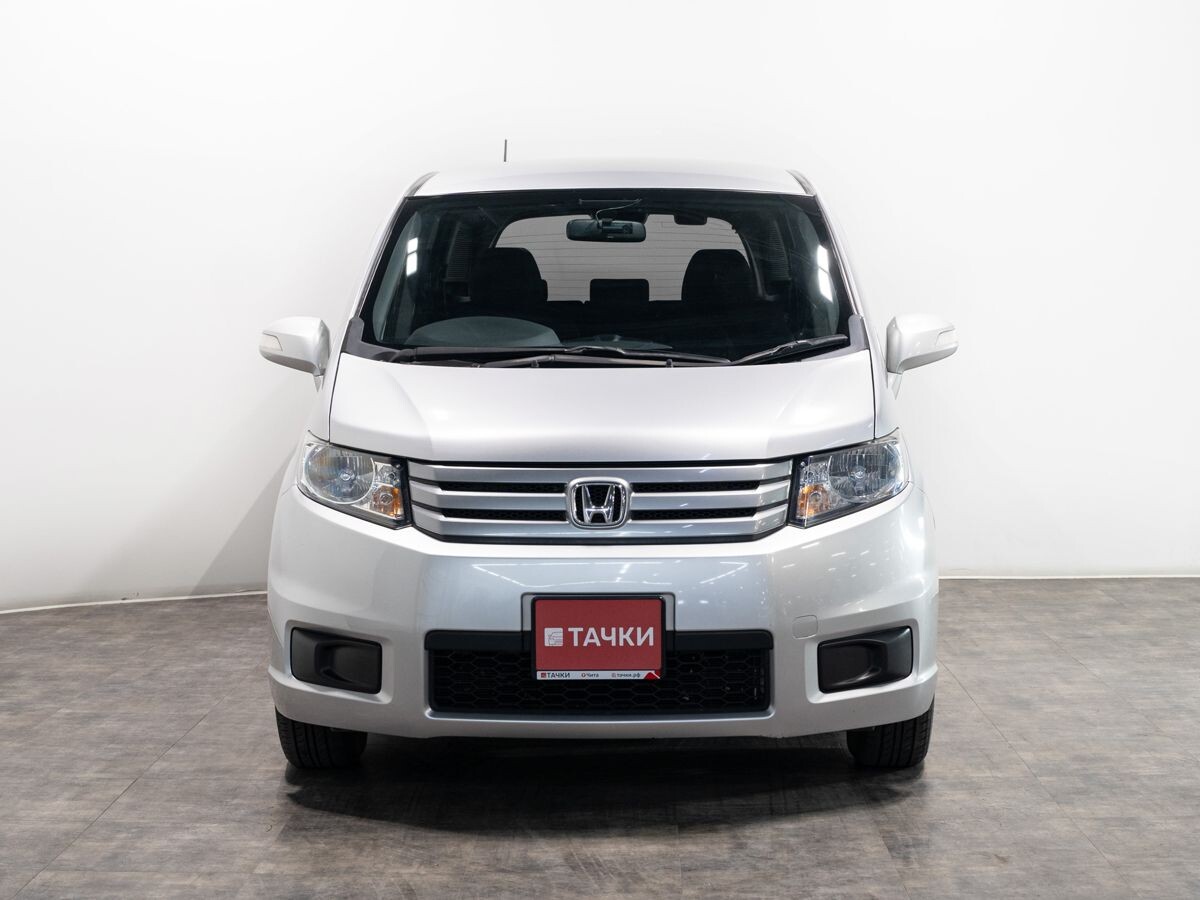 Honda Freed Spike 2013 - фото автомобиля