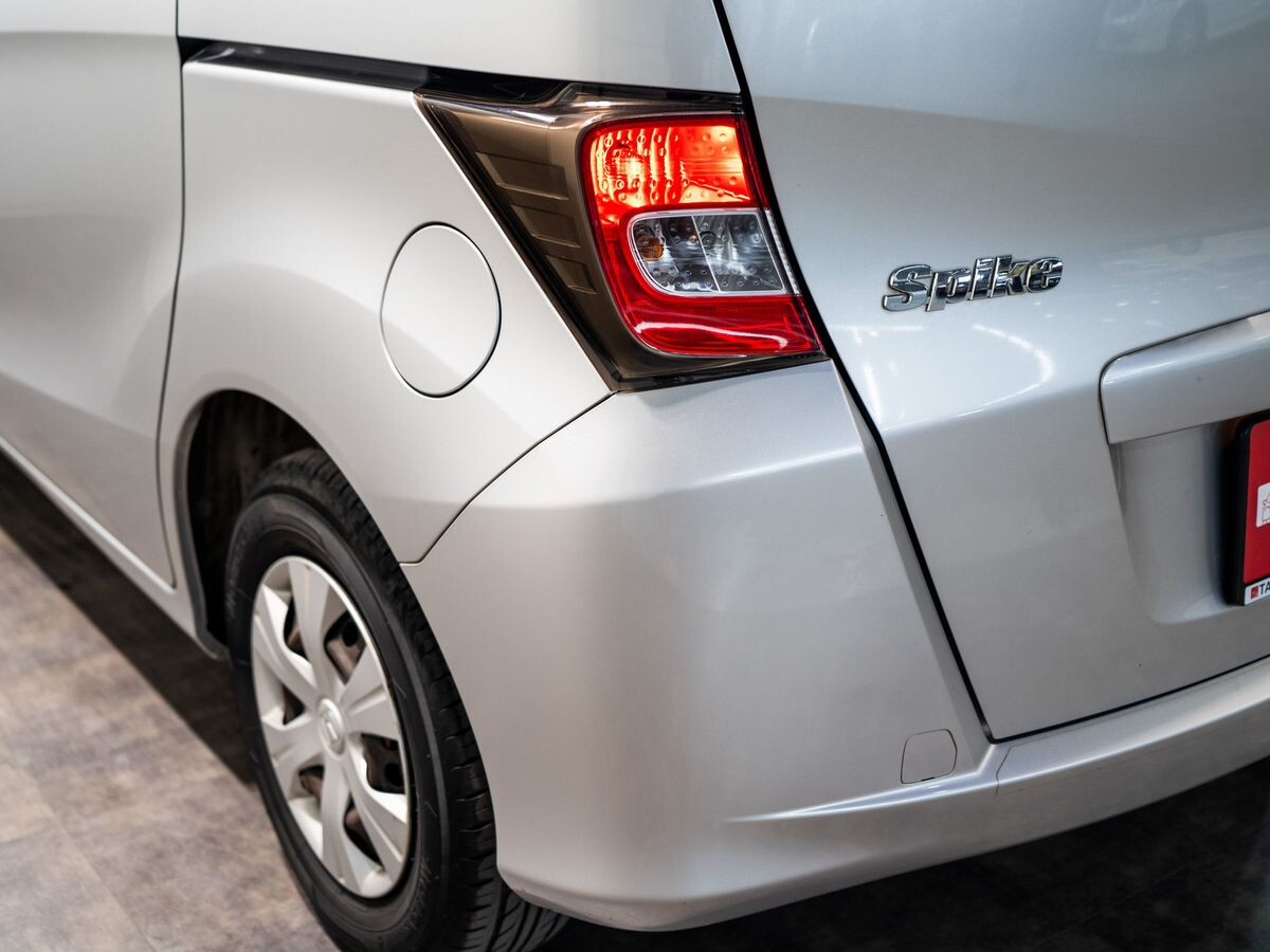 Honda Freed Spike 2013 - фото автомобиля