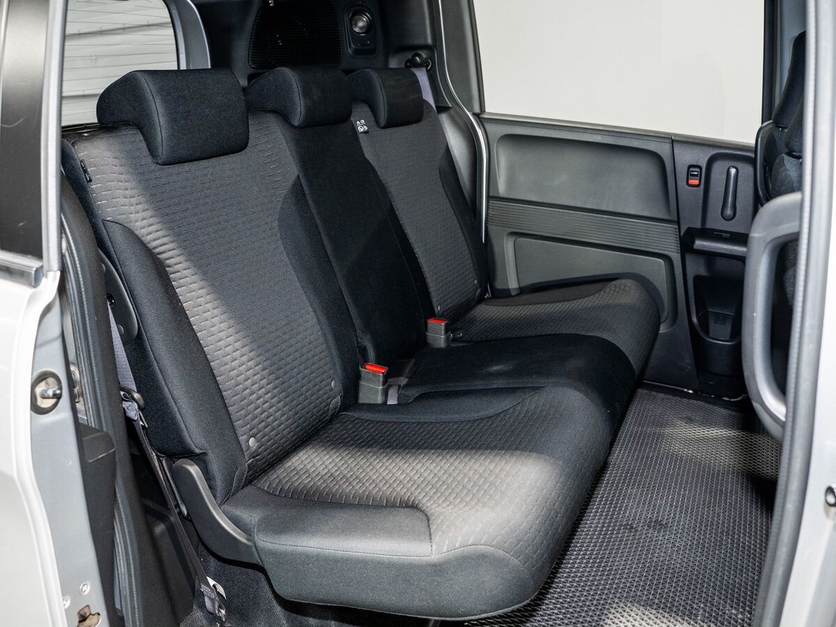 Honda Freed Spike 2013 - фото автомобиля