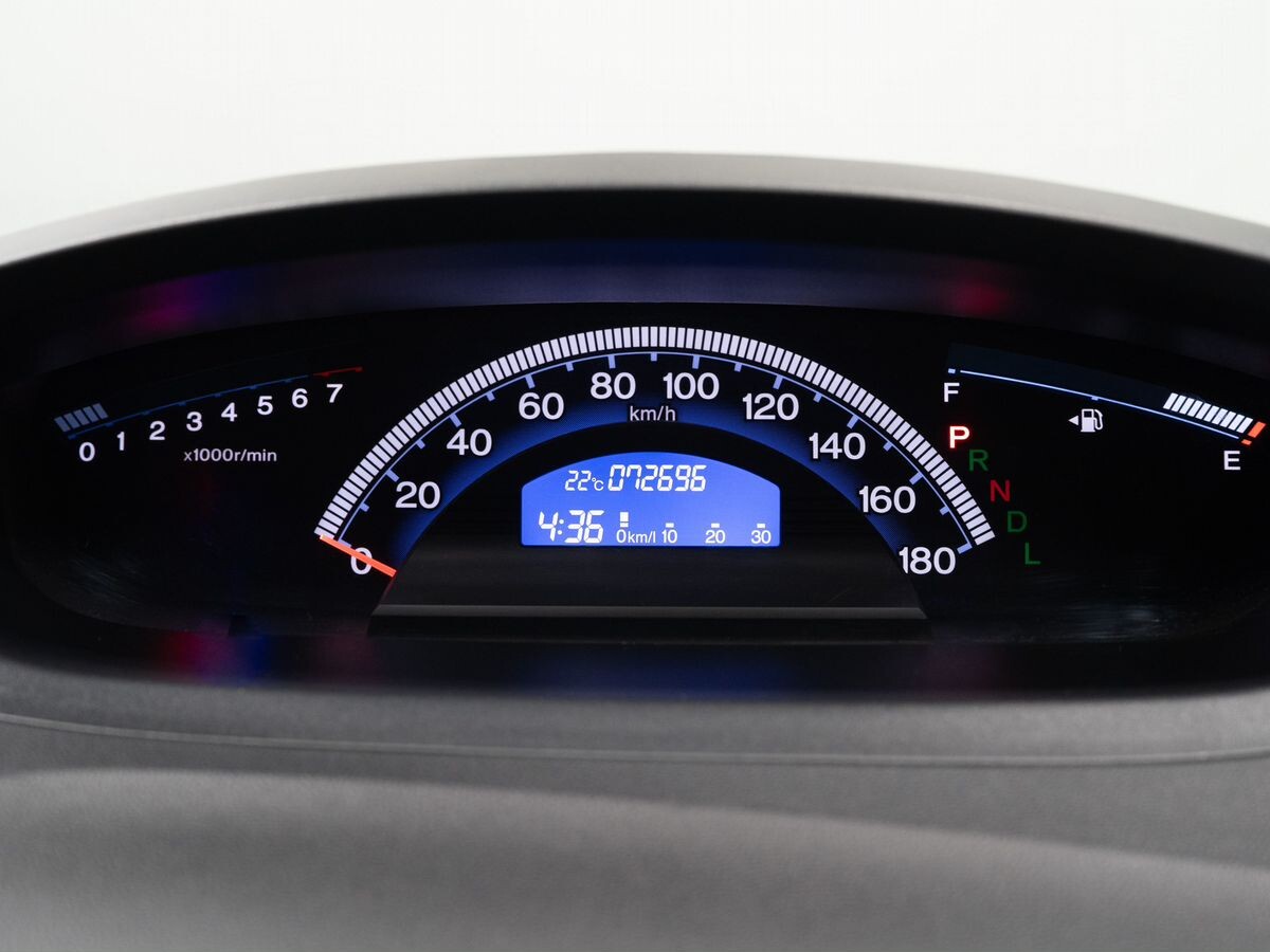 Honda Freed Spike 2013 - фото автомобиля