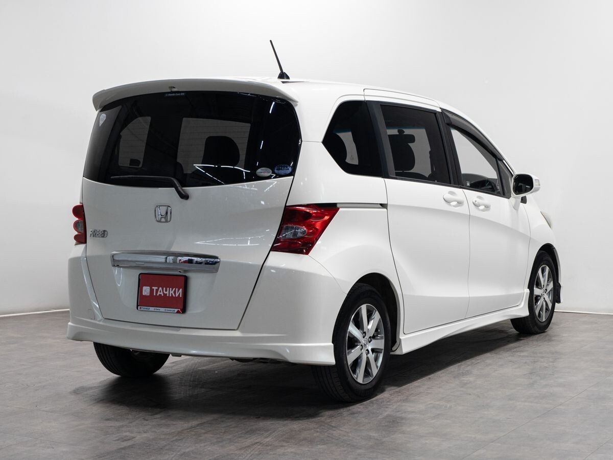Honda Freed 2011 - фото автомобиля
