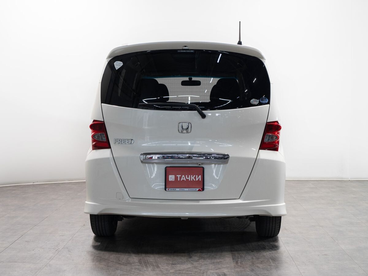 Honda Freed 2011 - фото автомобиля