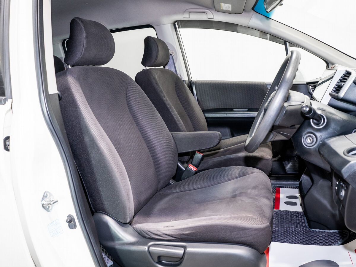 Honda Freed 2011 - фото автомобиля