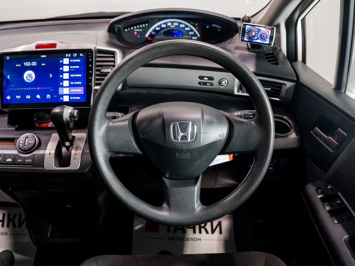 Honda Freed 2011 - фото автомобиля