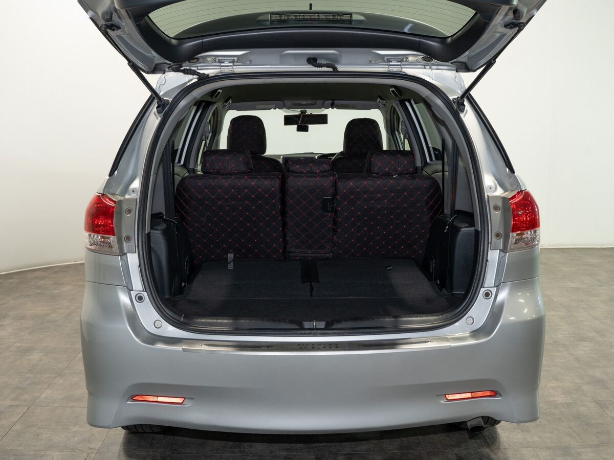 Toyota Wish 2009 - фото автомобиля
