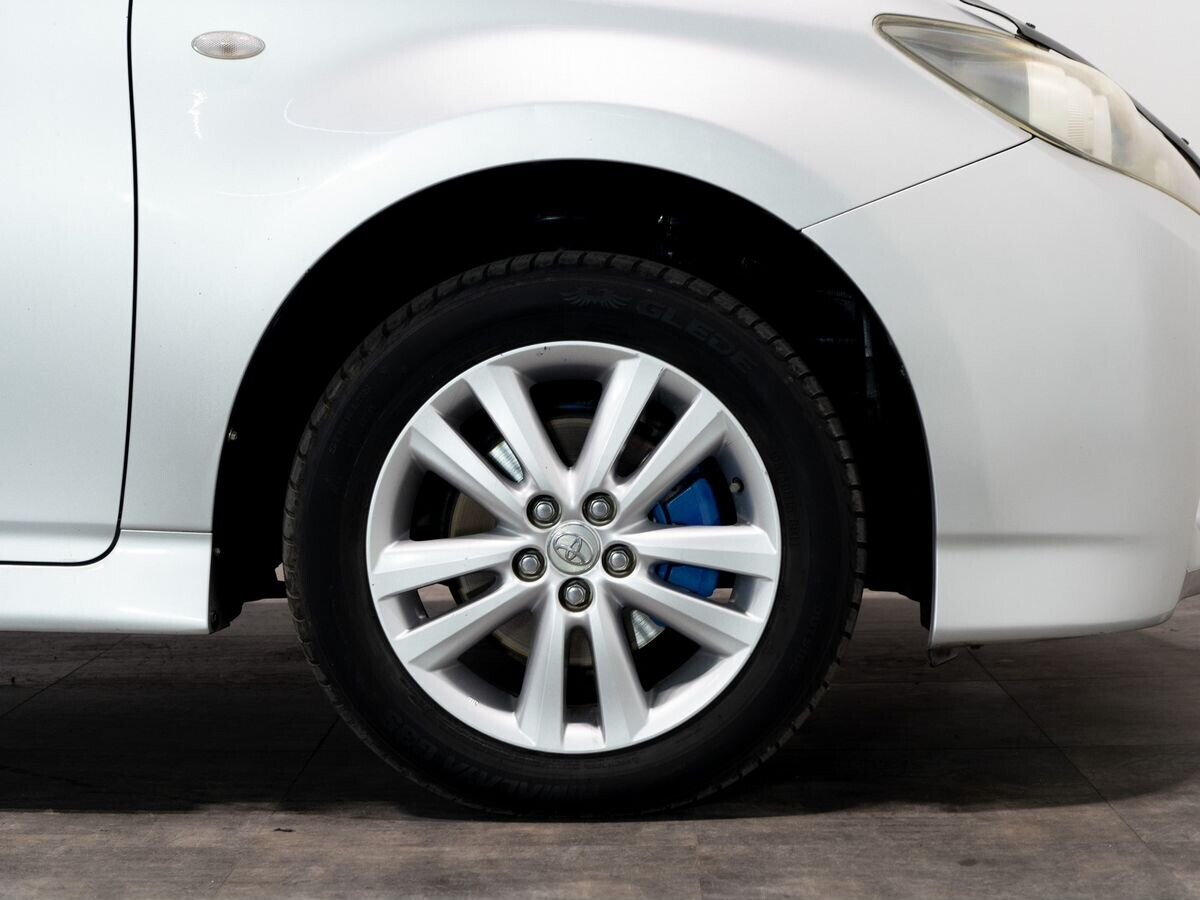 Toyota Wish 2009 - фото автомобиля