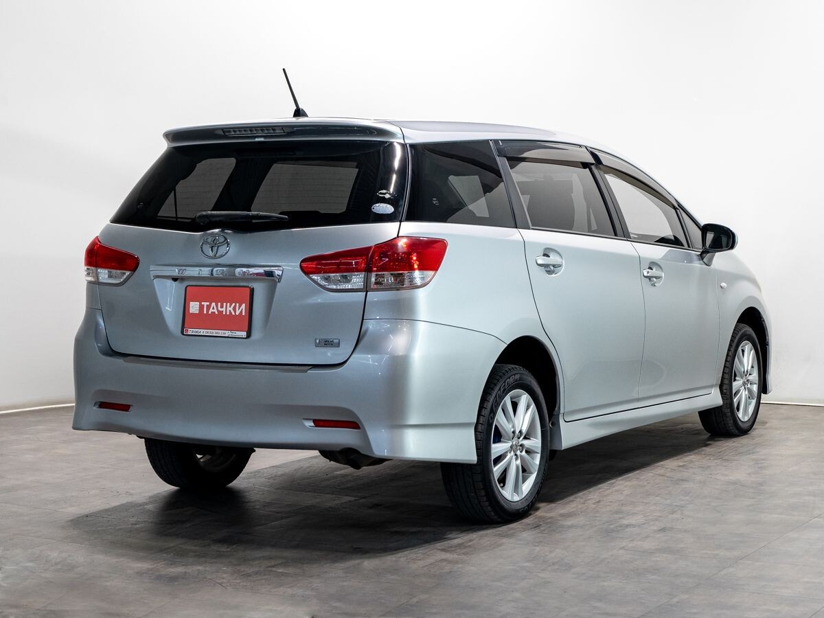 Toyota Wish 2009 - фото автомобиля