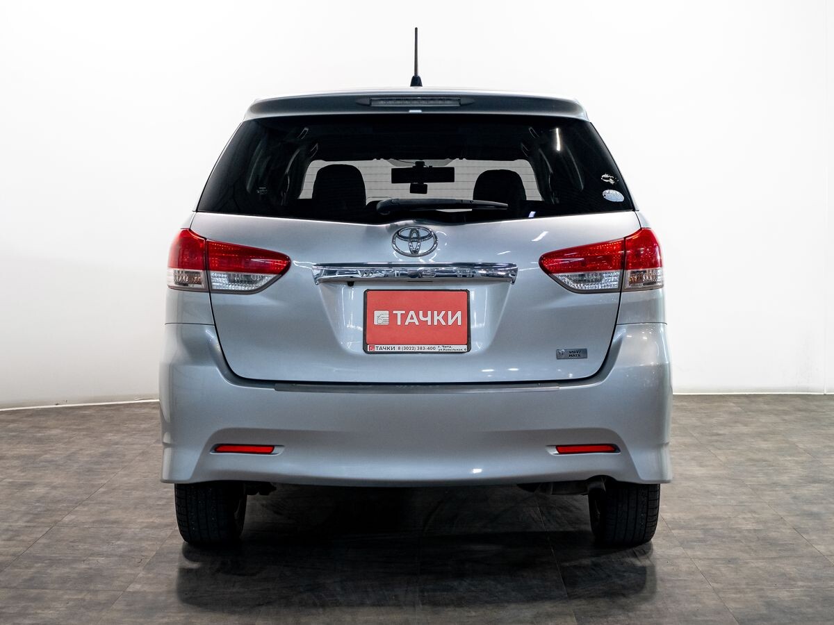 Toyota Wish 2009 - фото автомобиля