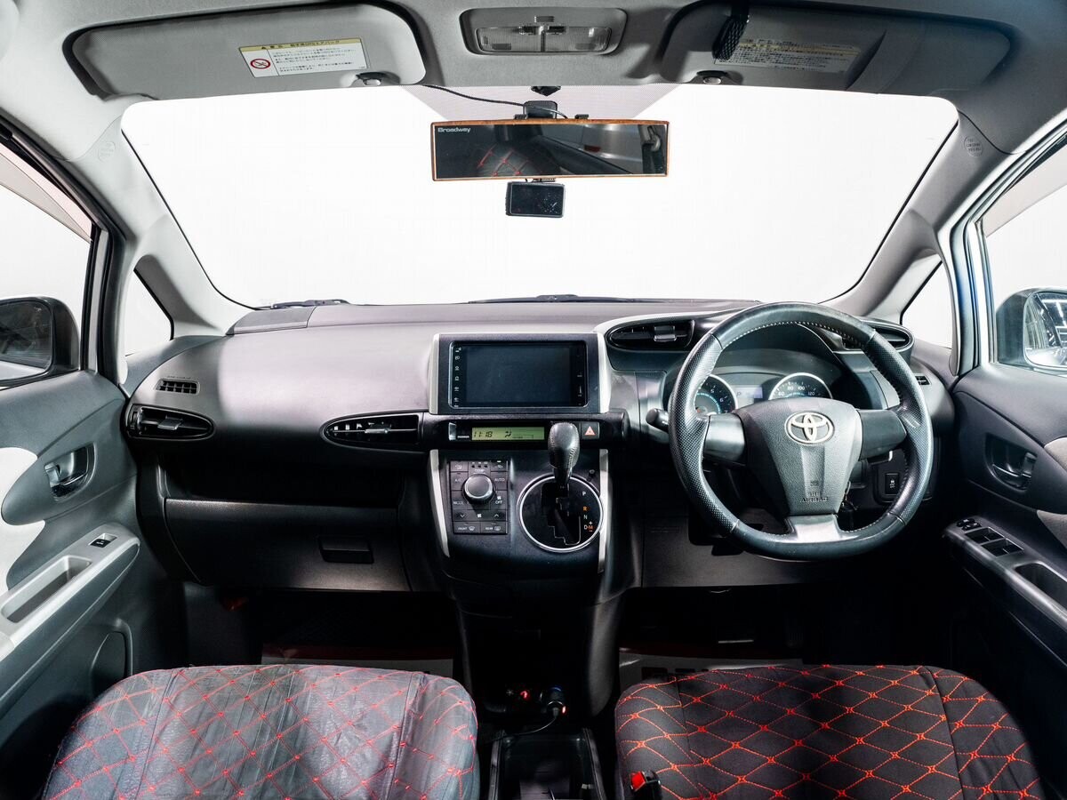 Toyota Wish 2009 - фото автомобиля