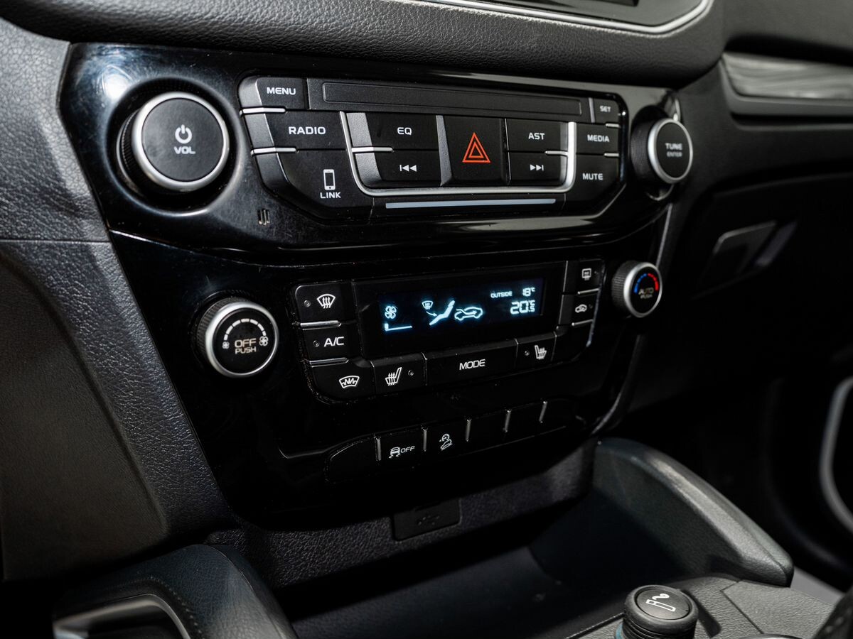 Geely Emgrand X7 2019 - фото автомобиля