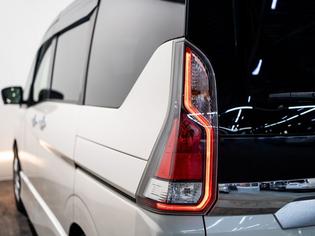Nissan Serena 2016 - фото автомобиля
