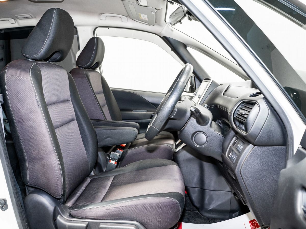 Nissan Serena 2016 - фото автомобиля