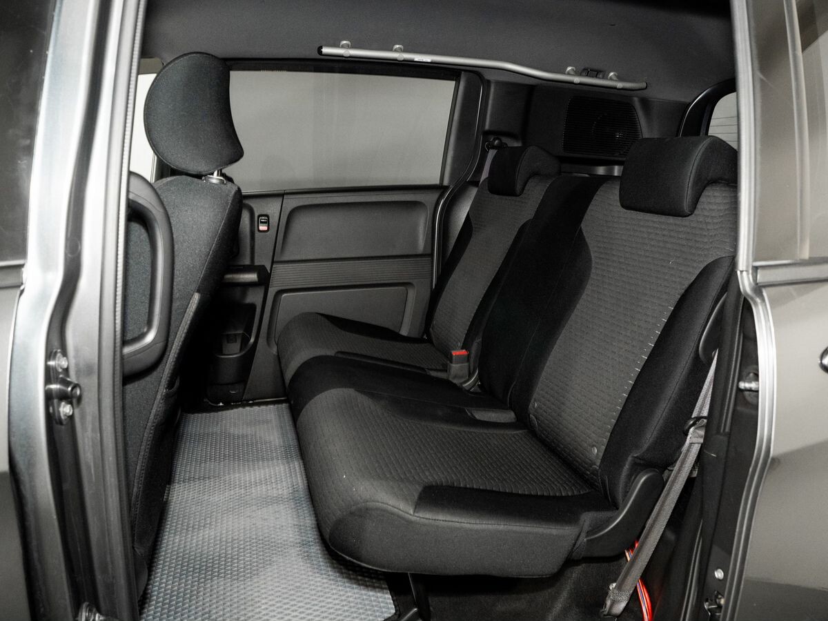 Honda Freed Spike 2010 - фото автомобиля