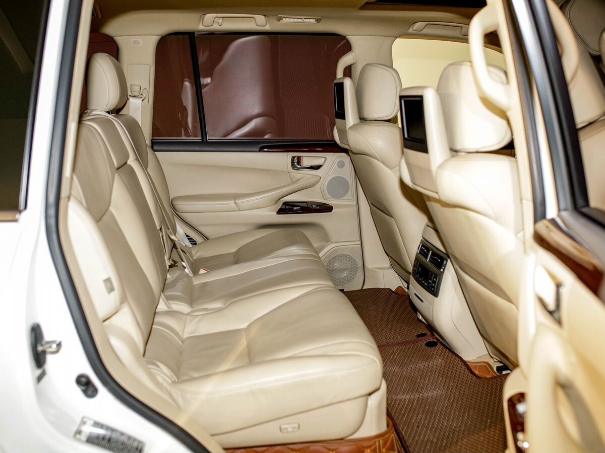 Lexus LX570 2013 - фото автомобиля