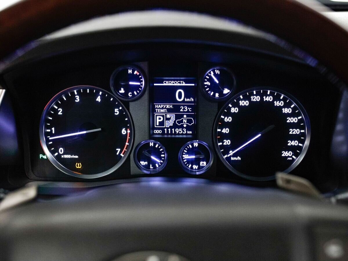 Lexus LX570 2013 - фото автомобиля