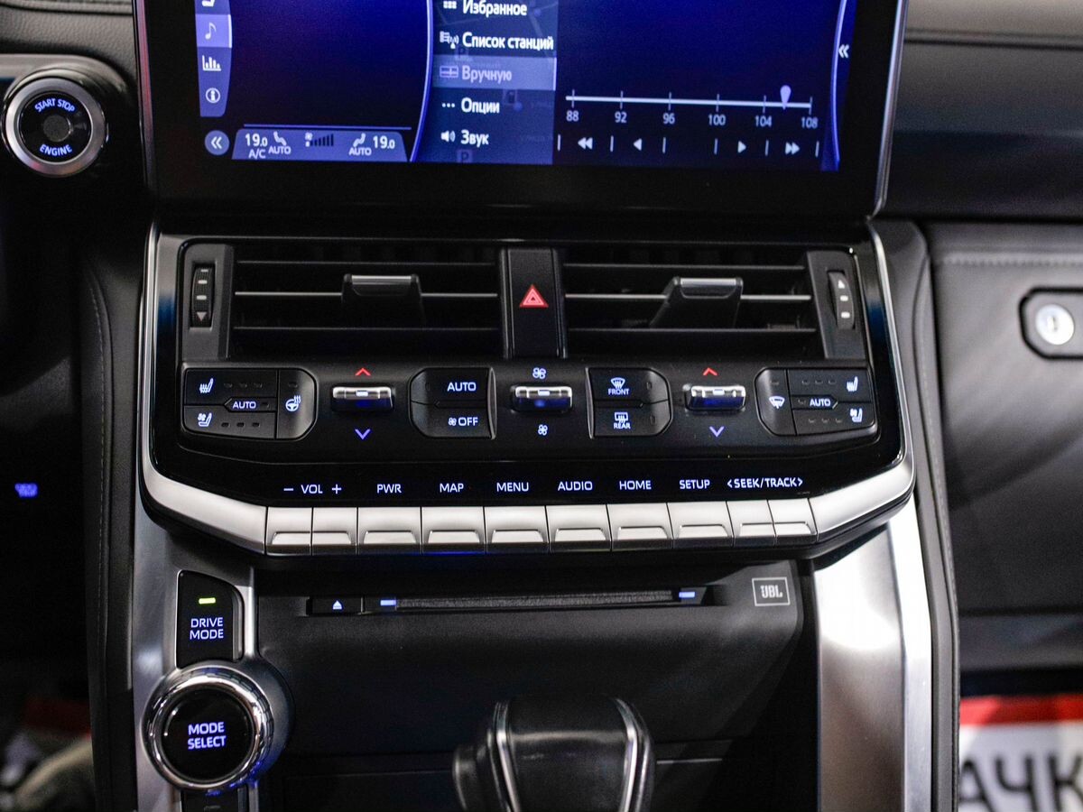 Toyota Land Cruiser 2021 - фото автомобиля