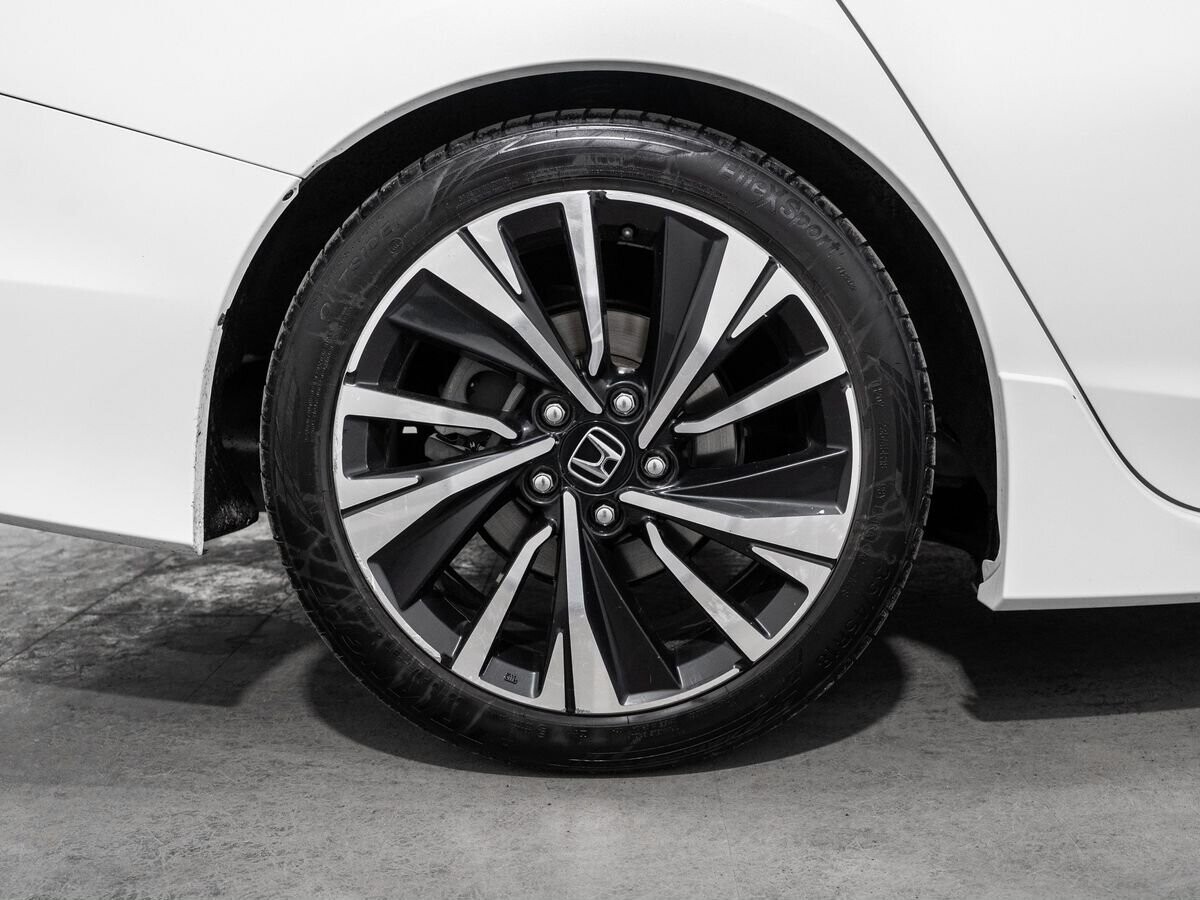 Honda Accord 2019 - фото автомобиля