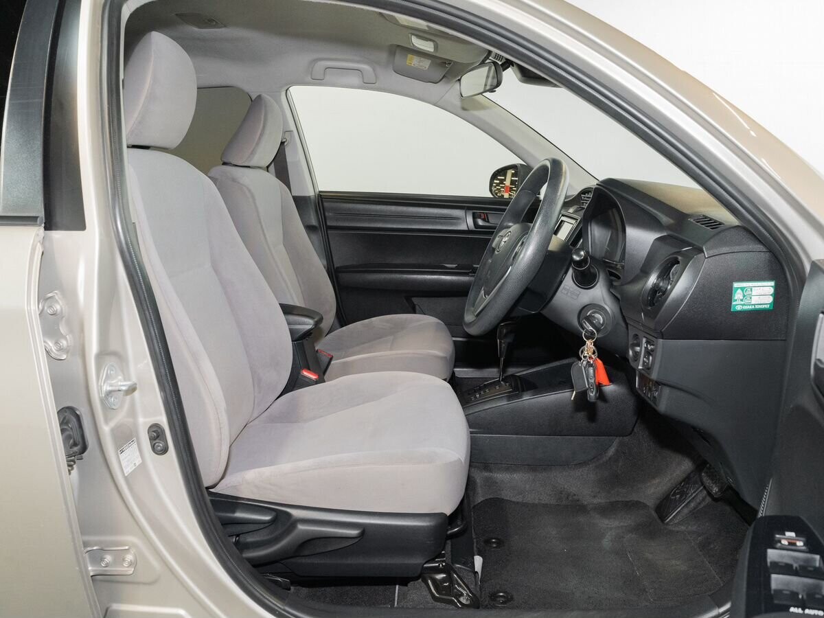 Toyota Corolla Axio 2017 - фото автомобиля