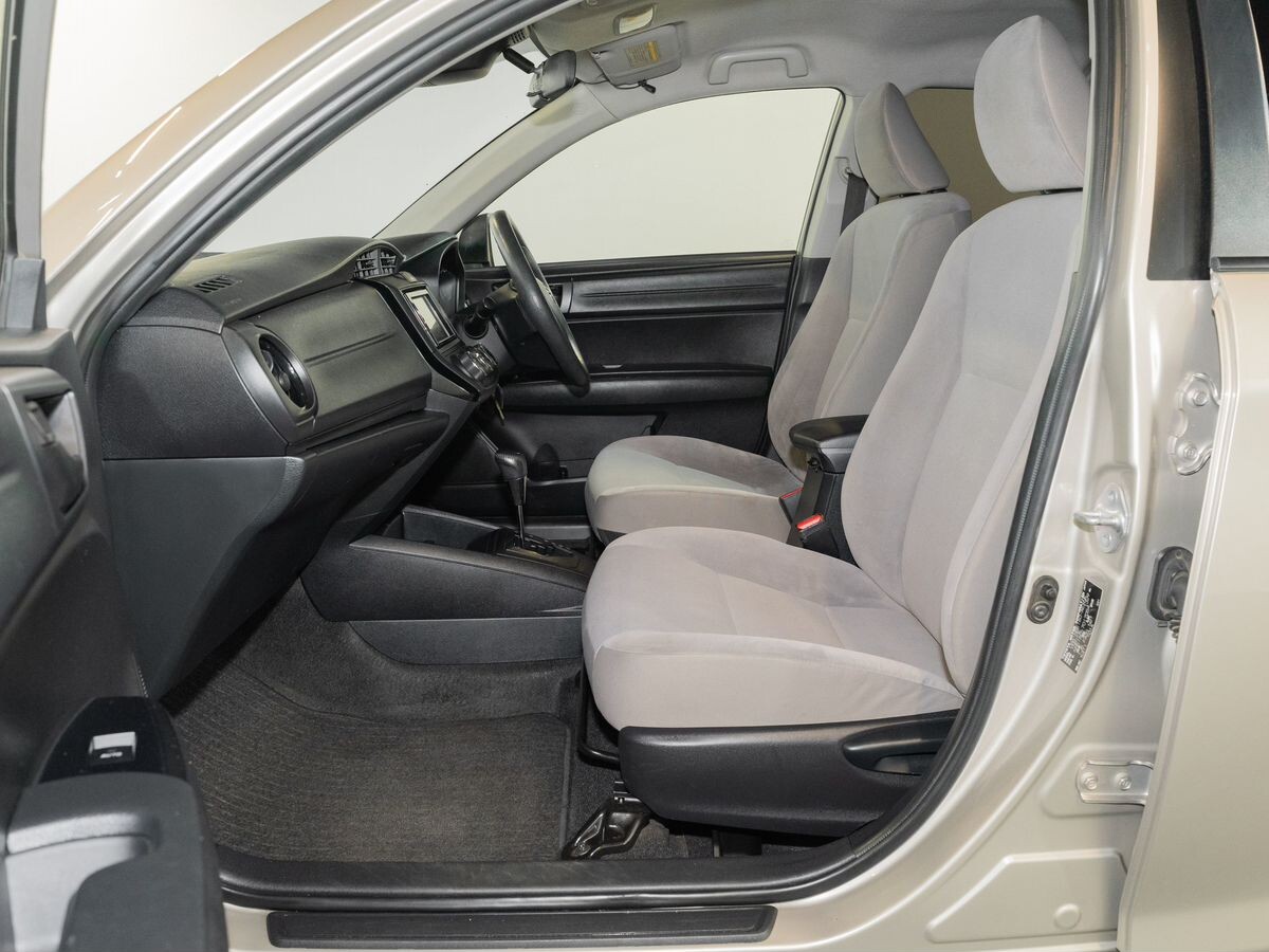 Toyota Corolla Axio 2017 - фото автомобиля
