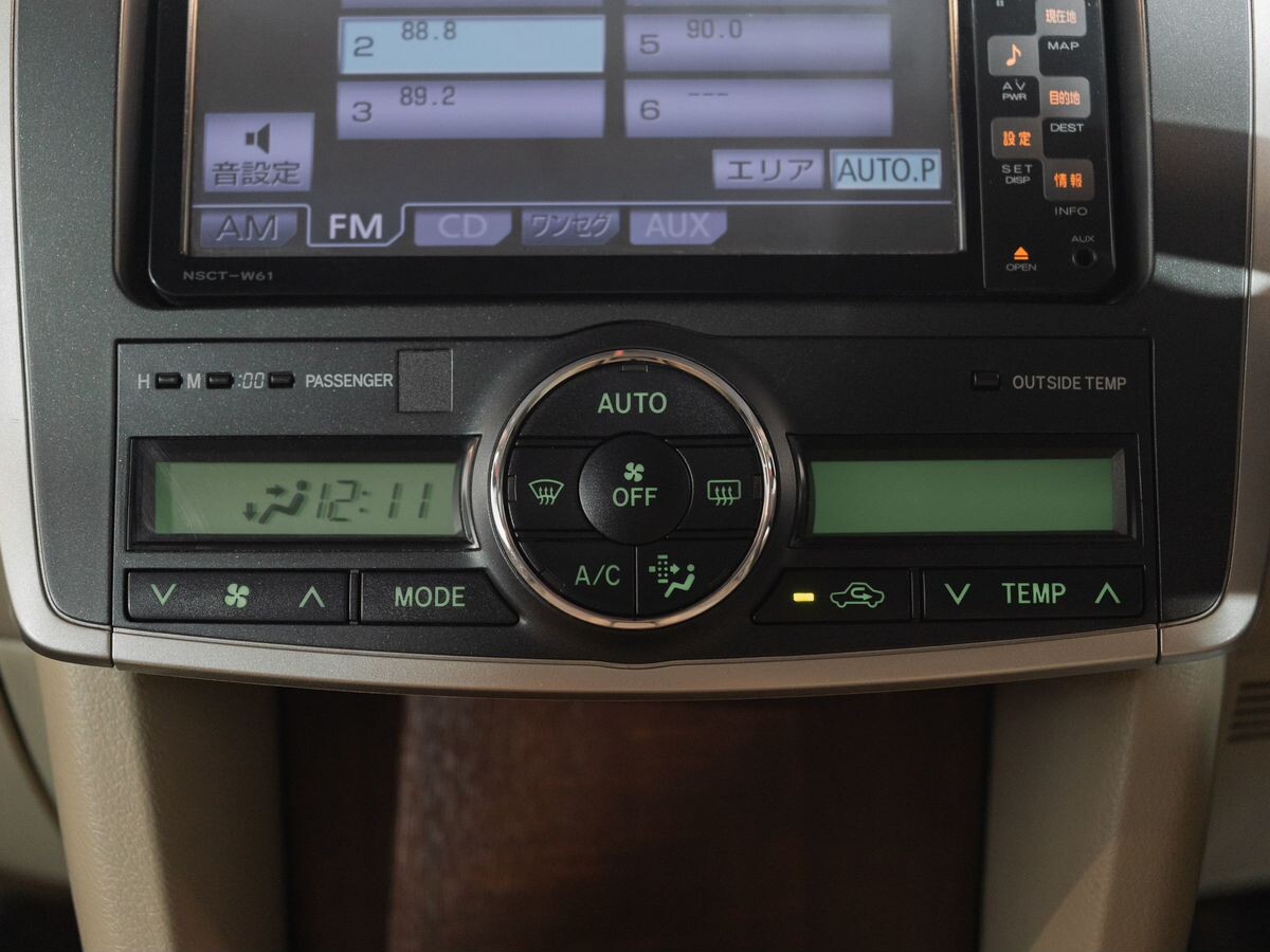 Toyota Premio 2011 - фото автомобиля