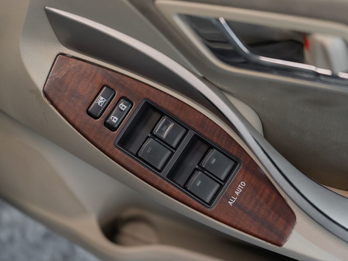 Toyota Premio 2011 - фото автомобиля