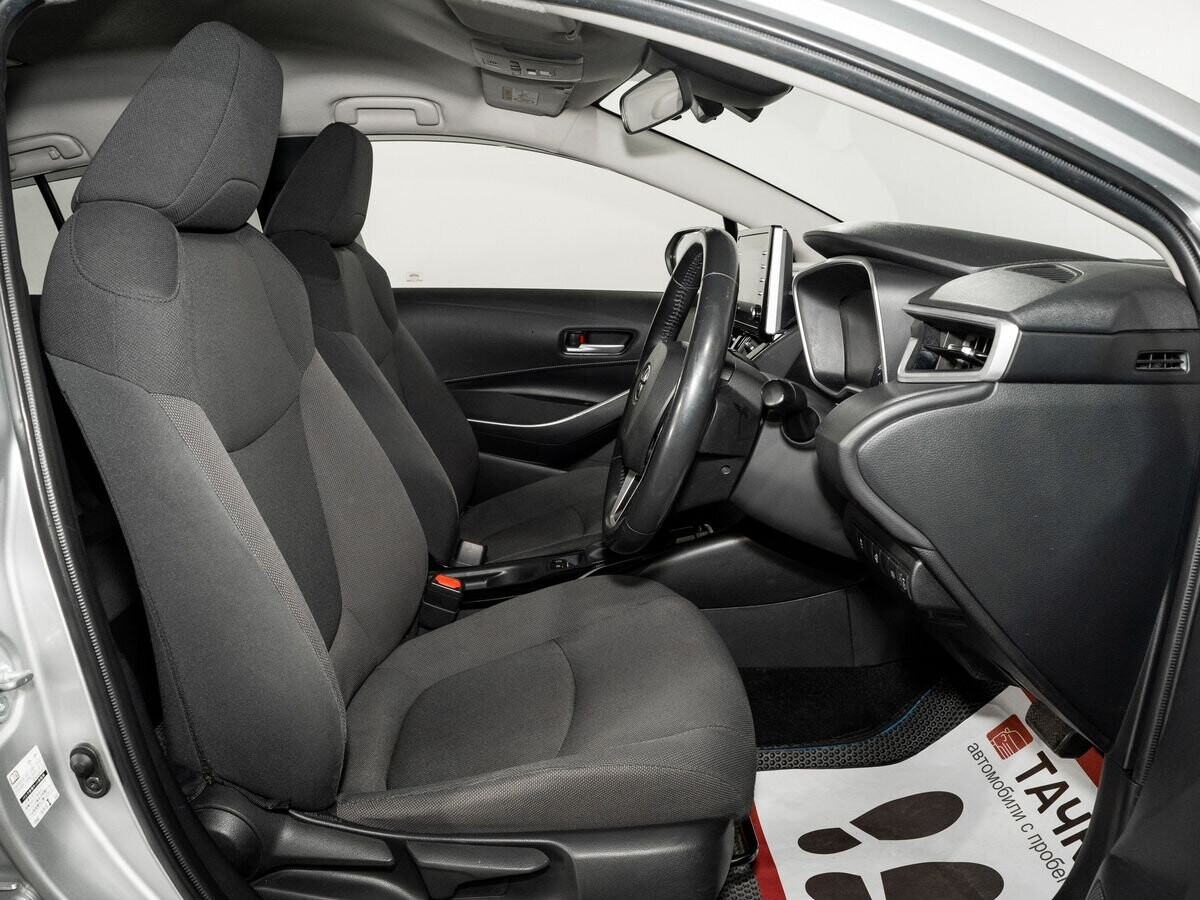 Toyota Corolla 2019 - фото автомобиля