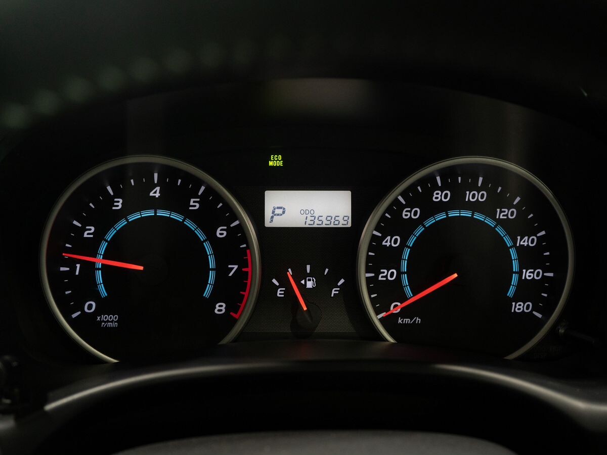 Toyota Wish 2009 - фото автомобиля