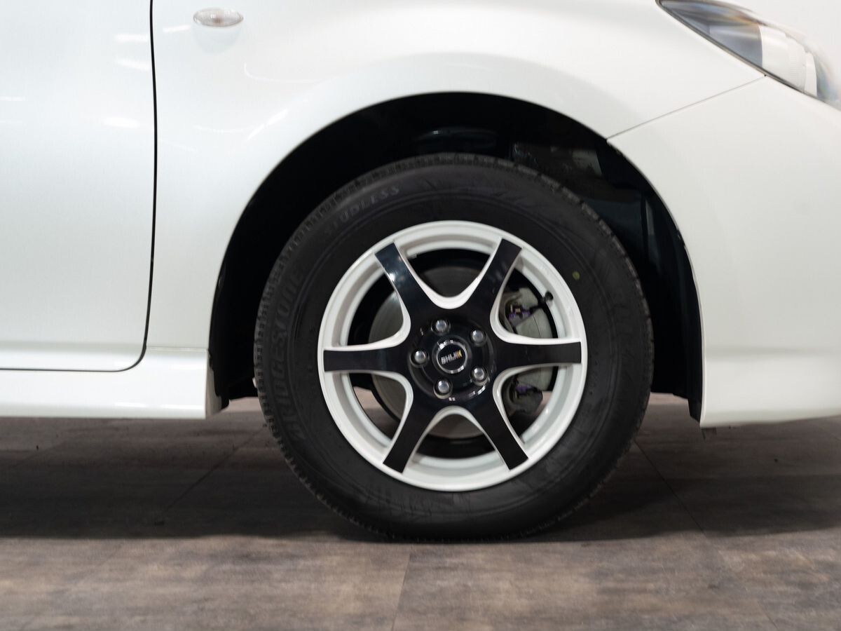 Toyota Wish 2009 - фото автомобиля
