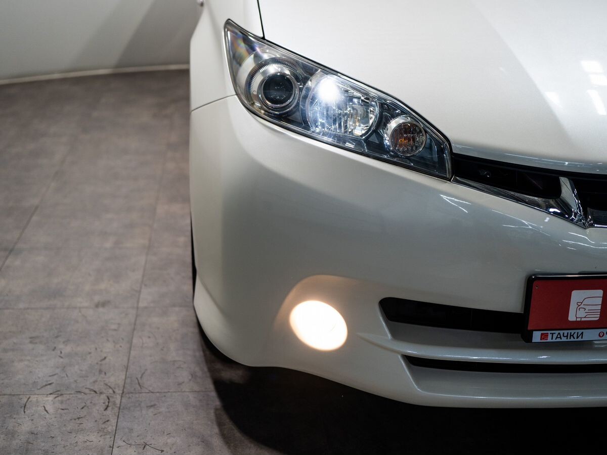 Toyota Wish 2009 - фото автомобиля