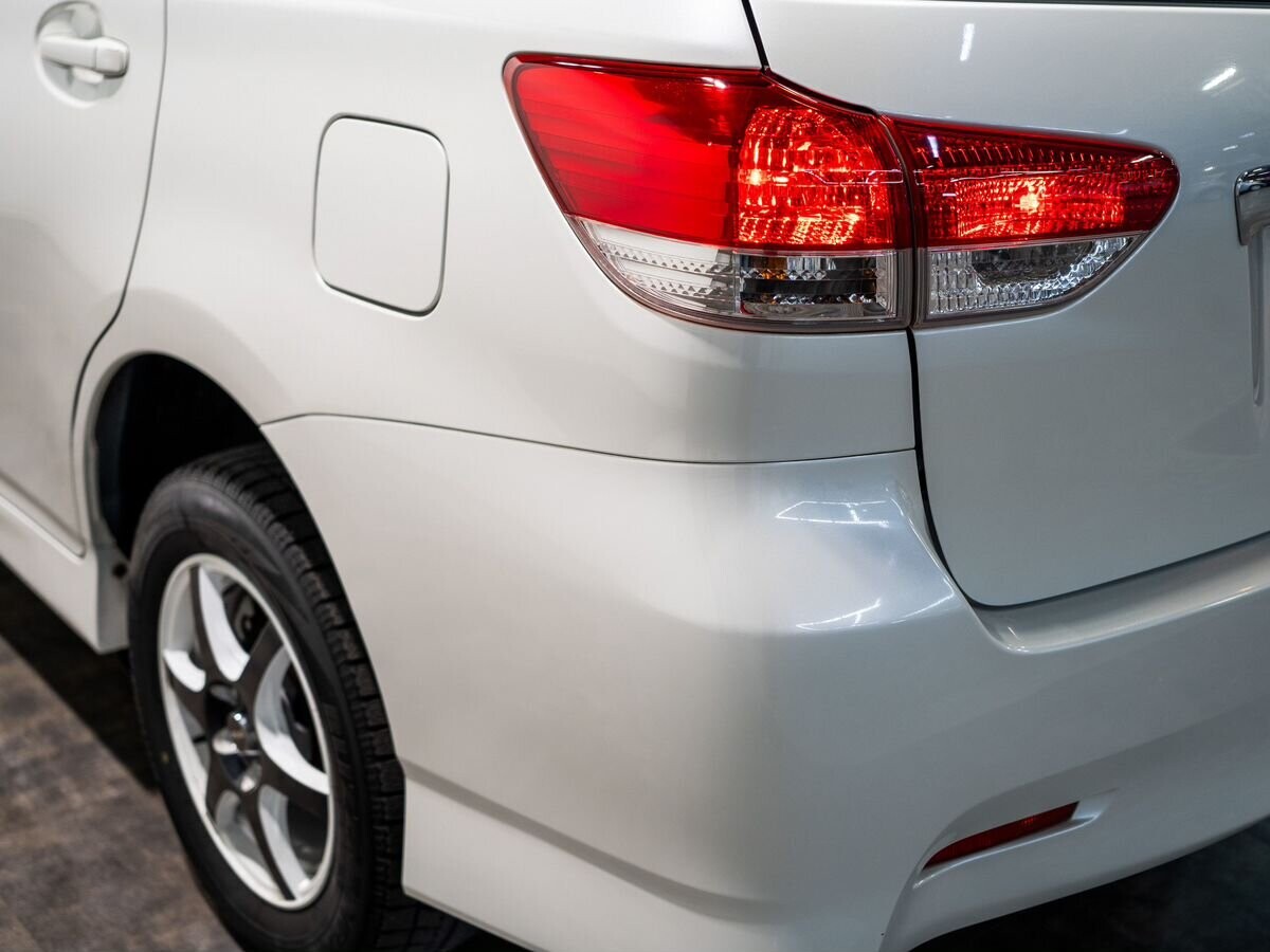 Toyota Wish 2009 - фото автомобиля