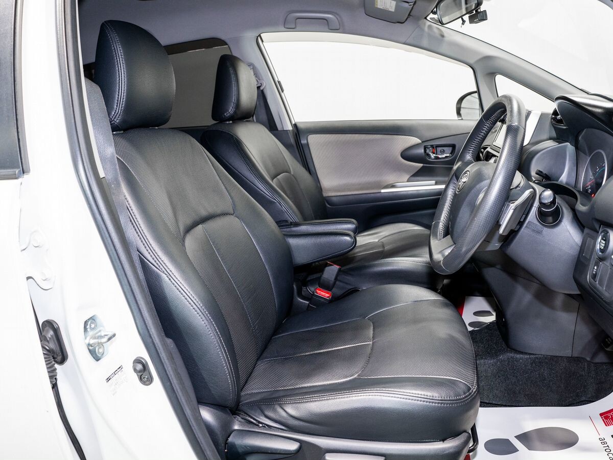 Toyota Wish 2009 - фото автомобиля
