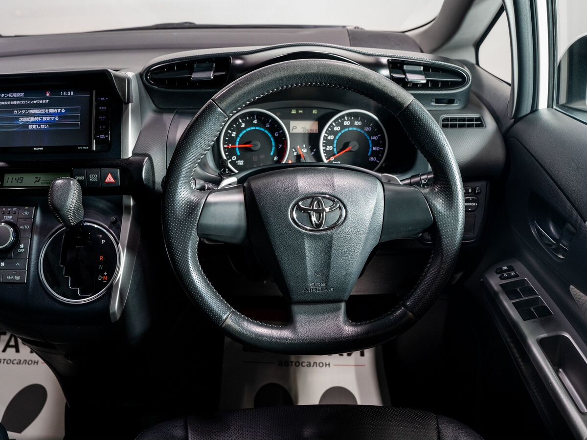 Toyota Wish 2009 - фото автомобиля