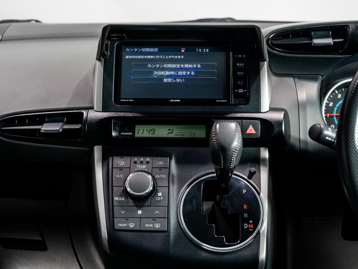 Toyota Wish 2009 - фото автомобиля
