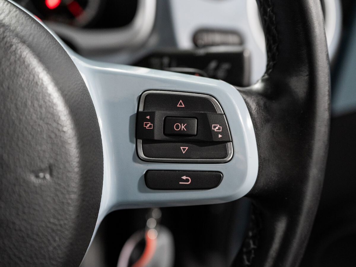 Volkswagen Beetle 2012 - фото автомобиля