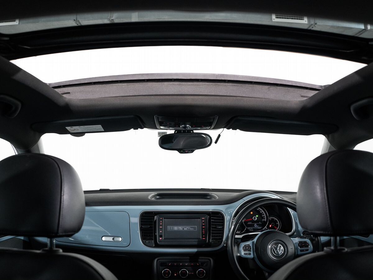 Volkswagen Beetle 2012 - фото автомобиля