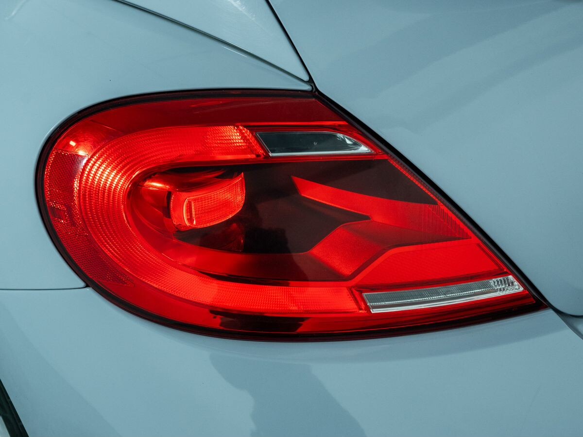 Volkswagen Beetle 2012 - фото автомобиля
