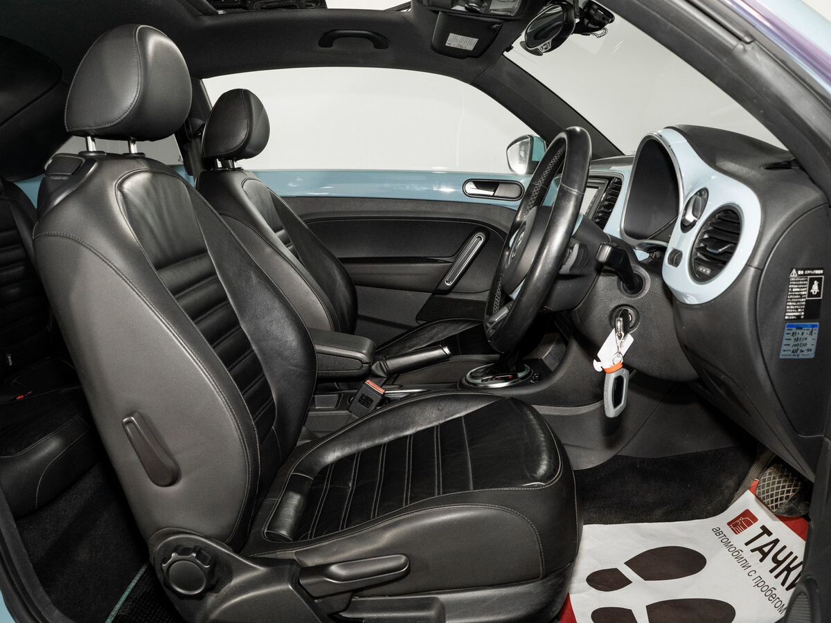 Volkswagen Beetle 2012 - фото автомобиля