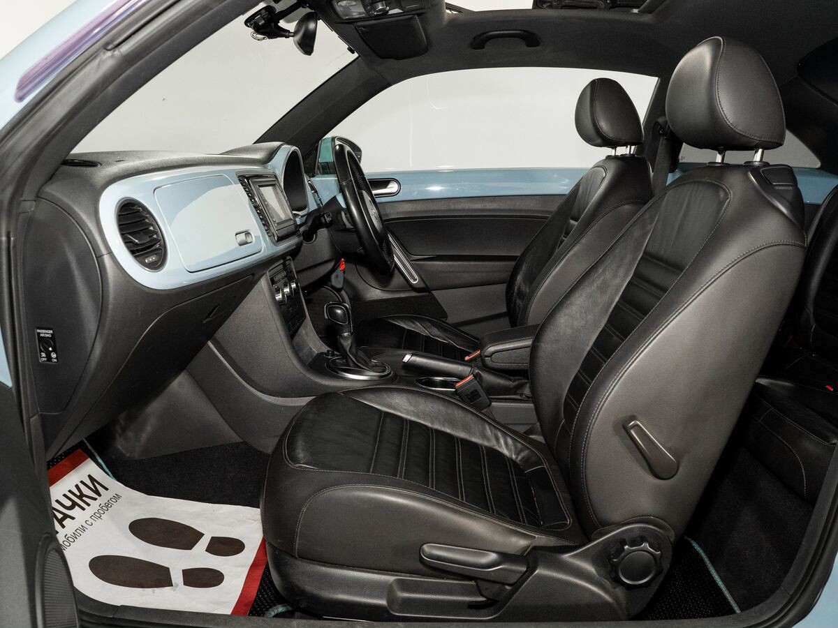 Volkswagen Beetle 2012 - фото автомобиля