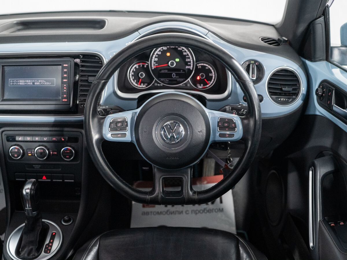 Volkswagen Beetle 2012 - фото автомобиля
