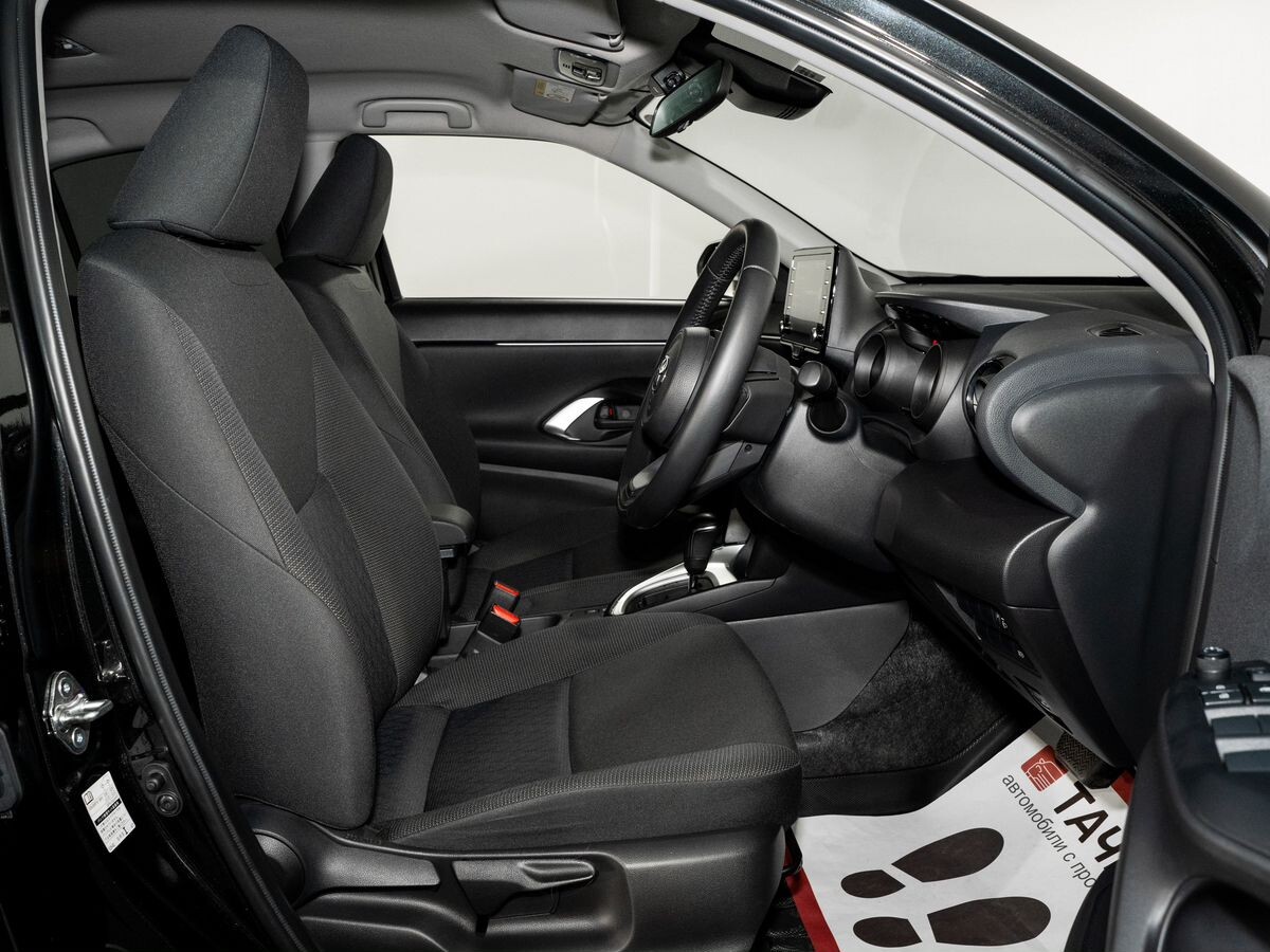 Toyota Yaris Cross 2021 - фото автомобиля
