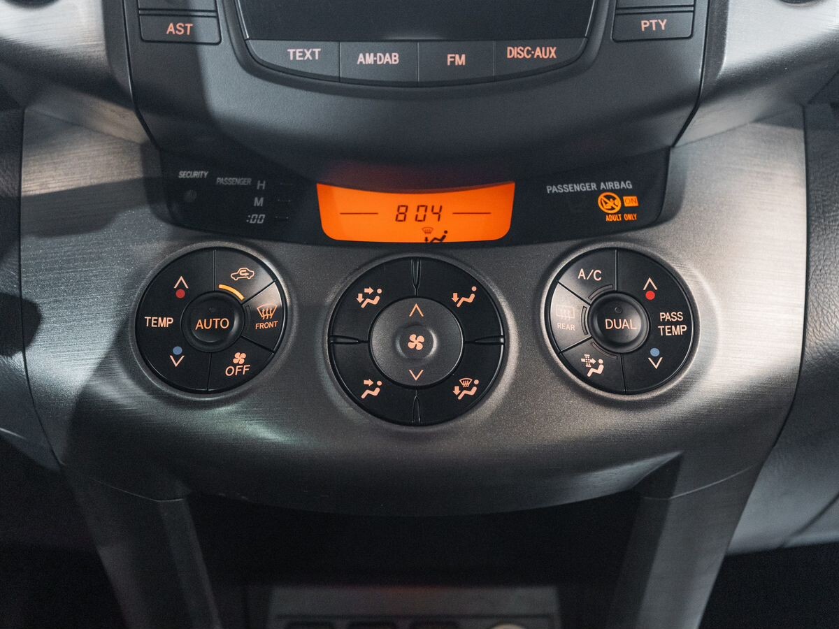 Toyota RAV4 2011 - фото автомобиля